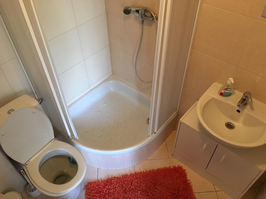 Apartmanovy Dom Králiky Buitenkant foto